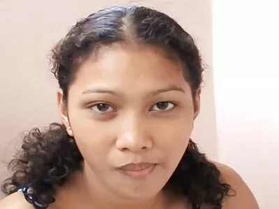 അടിവസ്ത്രത്തിൽ GF ശക്തമായി ഇടിച്ചു