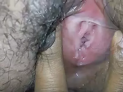 അടിവസ്ത്രം ഒരു സുന്ദരിയായി വരുന്നു