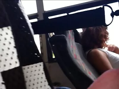 ഒരു സെക്‌സി ചിക്ക് ഒരു ബ്ലോ ജോബ് ചെയ്യുന്നു