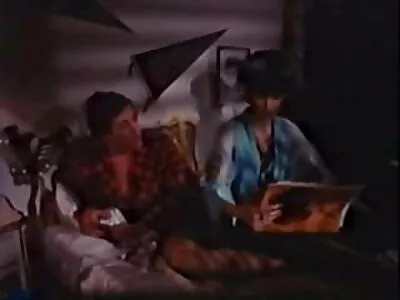 വികാരാധീനയായ ക്യൂട്ടിയിൽ നിന്നുള്ള ബ്ലോജോബ്, വായിലെ കം