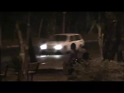 രണ്ട് വലിയ മുലകൾ പൊഴിഞ്ഞു