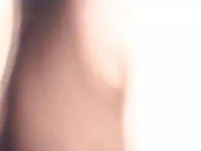 ഡാർലിംഗ് കുറച്ച് മുലകുടിക്കുന്നു