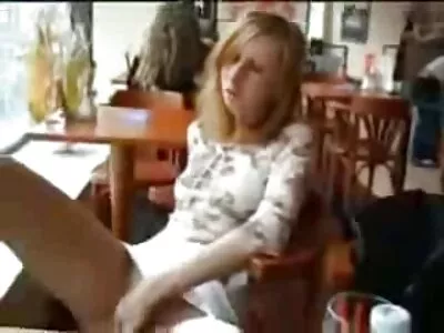 സെക്‌സി കന്റ് ഉള്ള ഒരു സുന്ദരി നഗ്നയാണ്