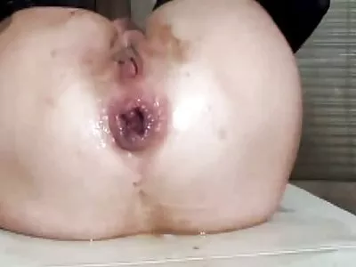 നല്ല ഭംഗിയുള്ള തേന് അവന്റെ പീറ്റർ ആഴത്തിൽ വേണം